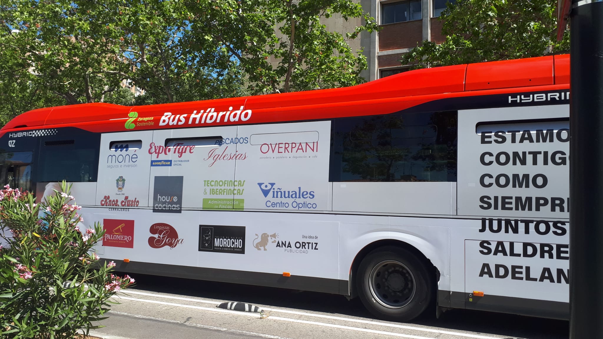Autobus Integral Zaragoza lateral conductor